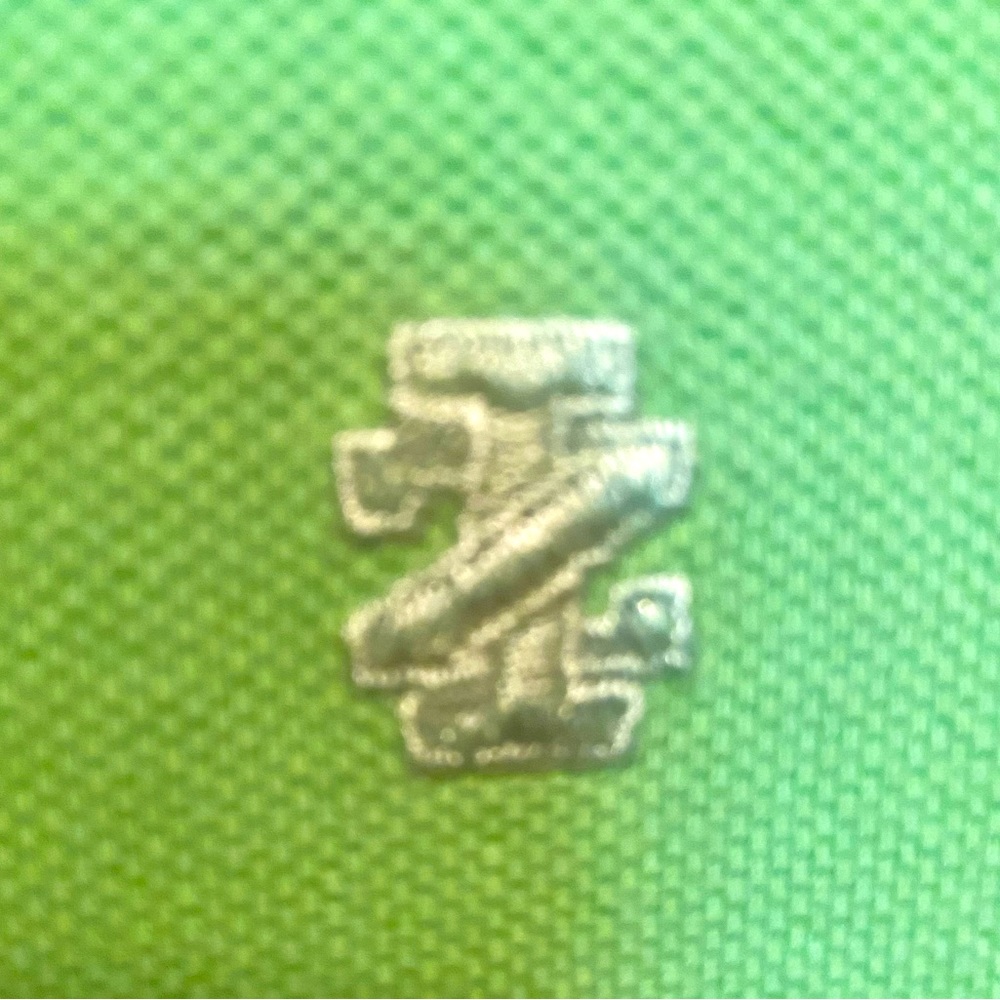 Izod Polo. Men’s Size Medium - Picture 3 of 3